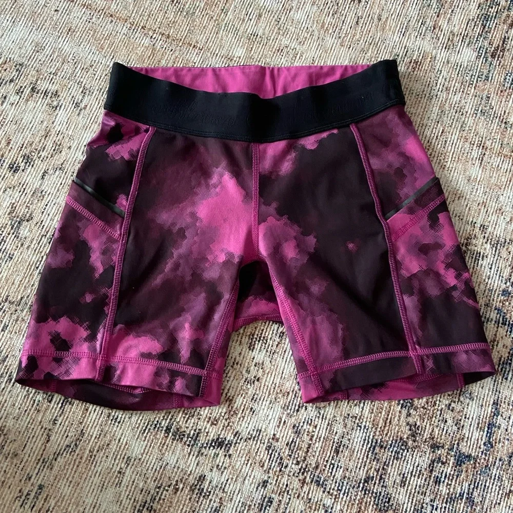 🛑SOLD Lululemon What the Sport Bike Short in Blooming Pixie Raspberry Size 4 - Picture 4 of 9